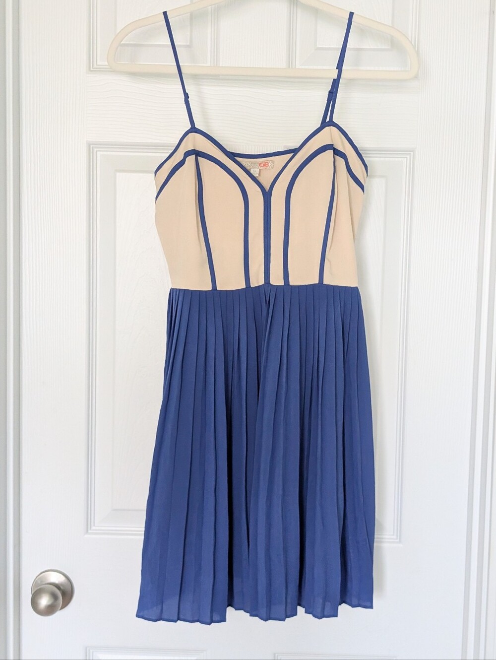 Gianni Bini Chiffon Pleated Spaghetti-Strap Dress in Beige and Blue - Medium